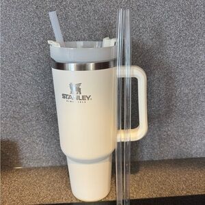 Stanley 40 oz Quencher H2.0 FlowState Tumbler